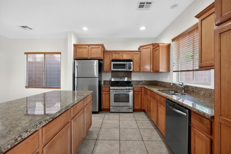 Building Photo - 6838 Sigri St