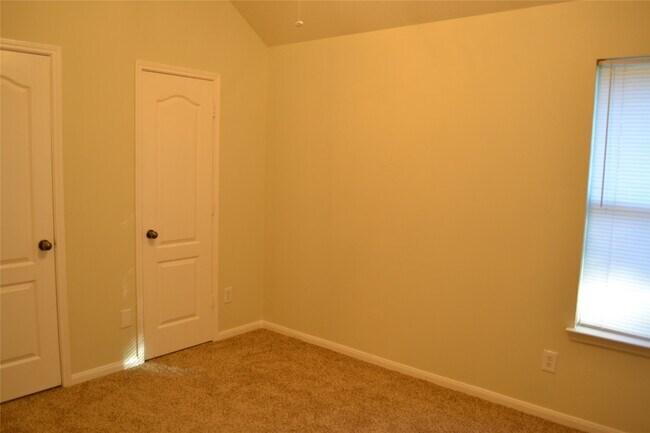 Building Photo - 1909 Highland Point Ct