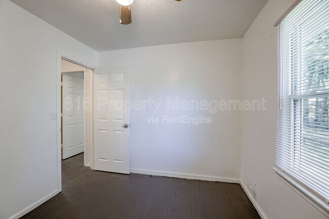 Building Photo - 10009 Hardesty Ave
