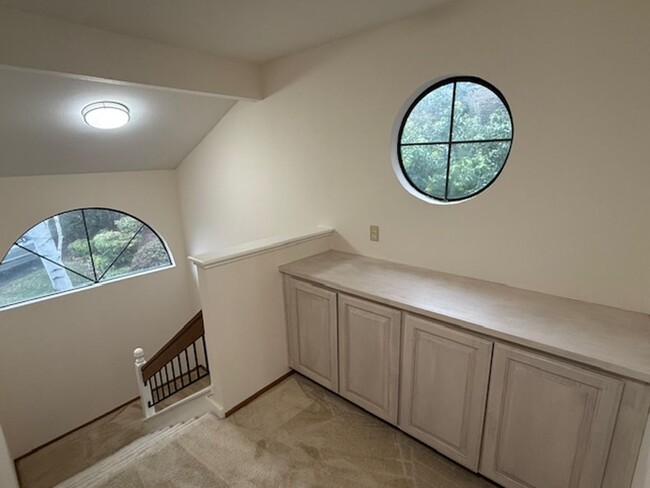 Building Photo - 3-Bedroom Pinole Townhouse with Spacious L...