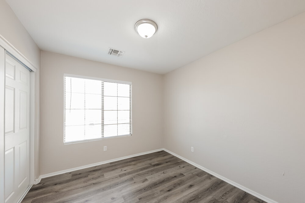 Building Photo - 11427 W Yuma St