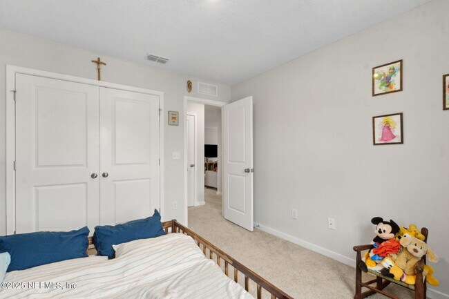 Building Photo - 14753 Cashew Ave