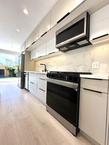 Building Photo - 36 Paloma Ave