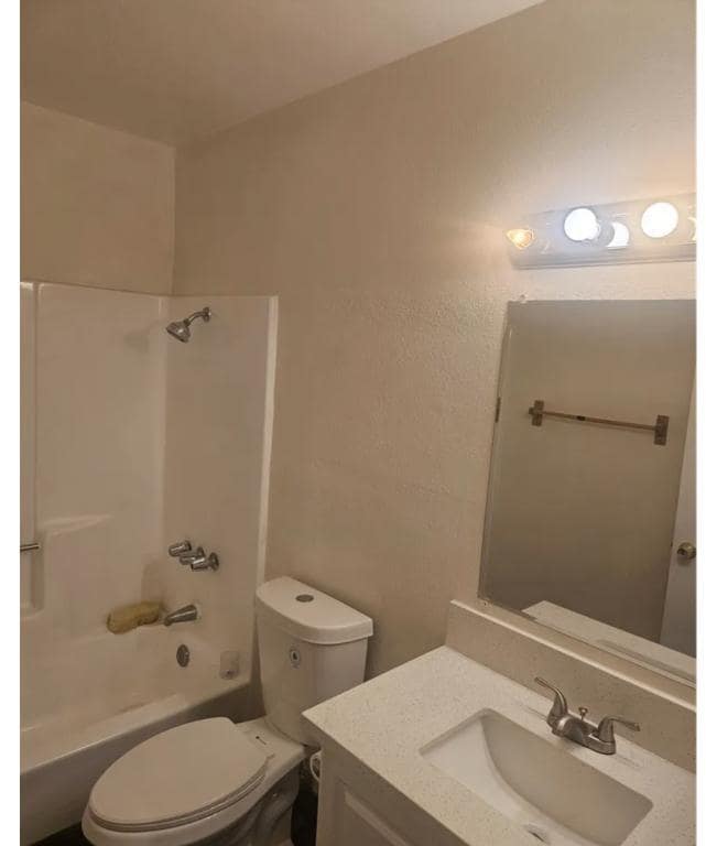 Building Photo - 45419 10th St W