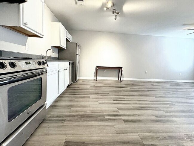 Building Photo - All Electric 1 Bedroom 1 Bathroom in Cartersville