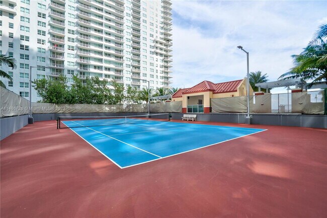 Building Photo - 1155 Brickell Bay Dr