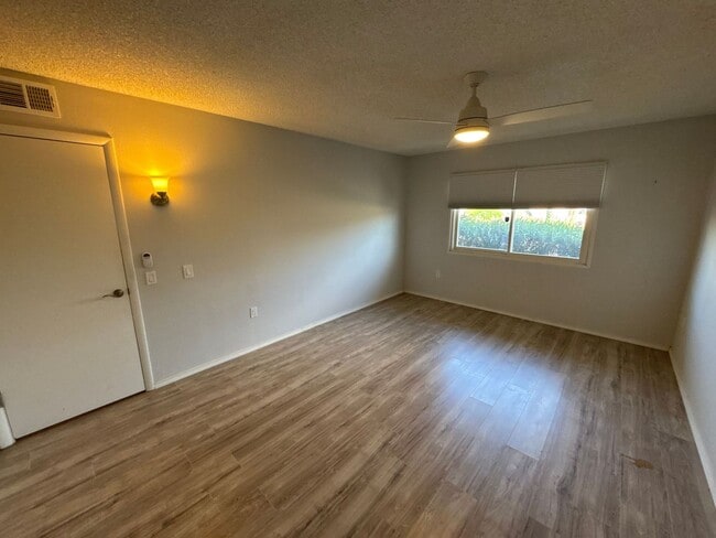 Building Photo - 55+ Sun City Home