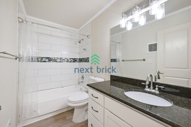 Building Photo - Beautiful home with 2 beds and 1 bath for ...