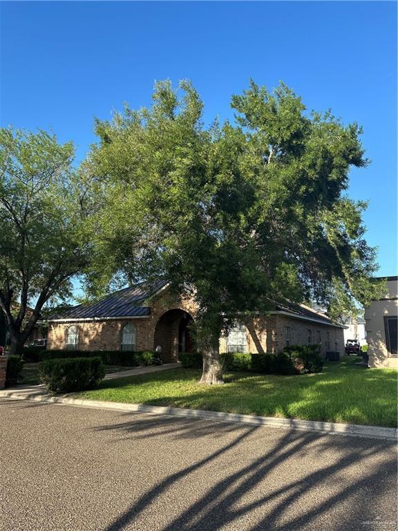 Building Photo - 3206 W San Luis Cir
