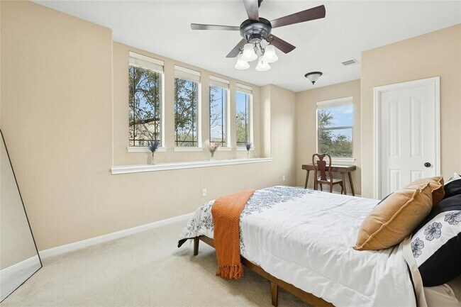 Building Photo - 7429 Bonniebrook Dr