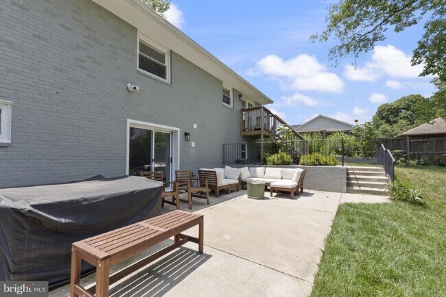 Building Photo - 8114 Drayton Ln