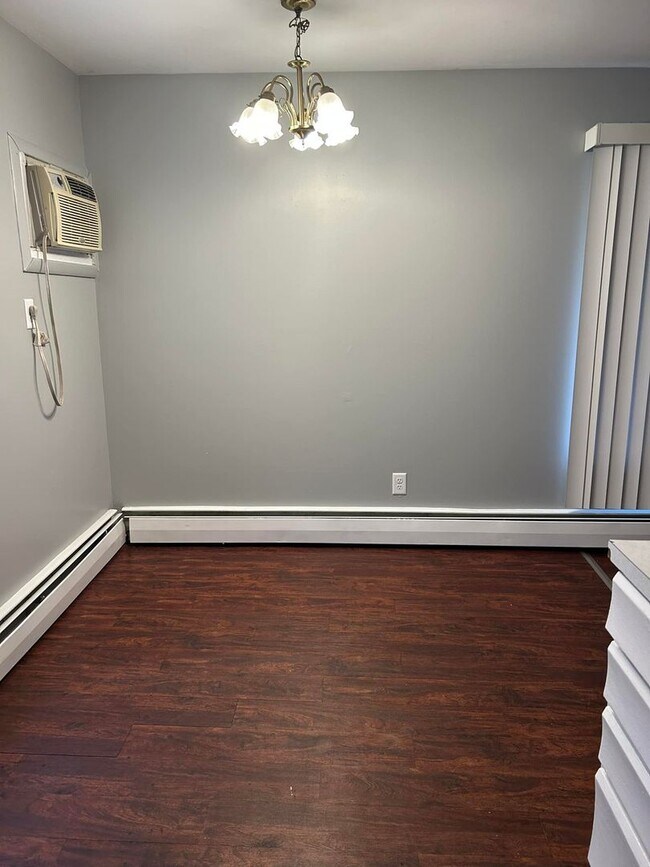 Building Photo - 3225 Ramond St