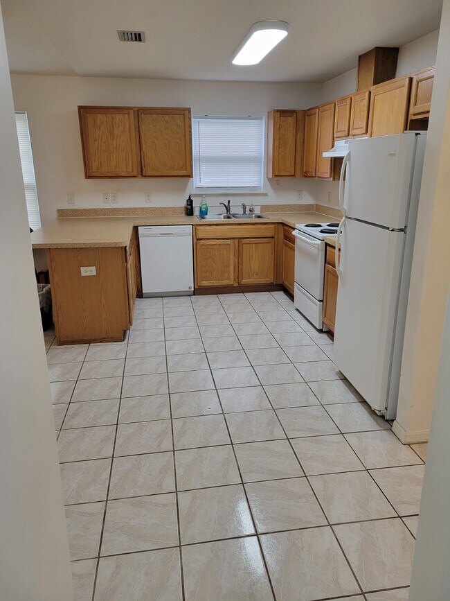 Building Photo - 1230 4 Mile Rd