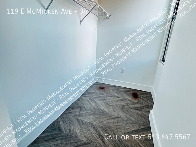 Building Photo - 119 E McMicken Ave
