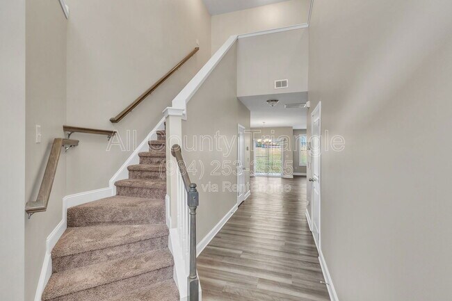 Building Photo - 1121 Latitude Dr