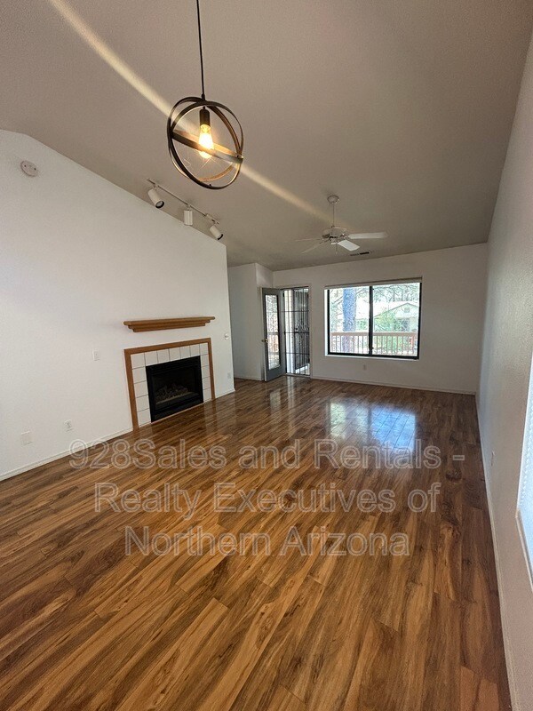 Building Photo - 6485 E Settlers Run Rd