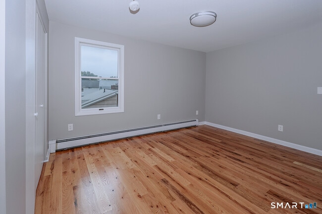 Building Photo - 708 Black Rock Tpke
