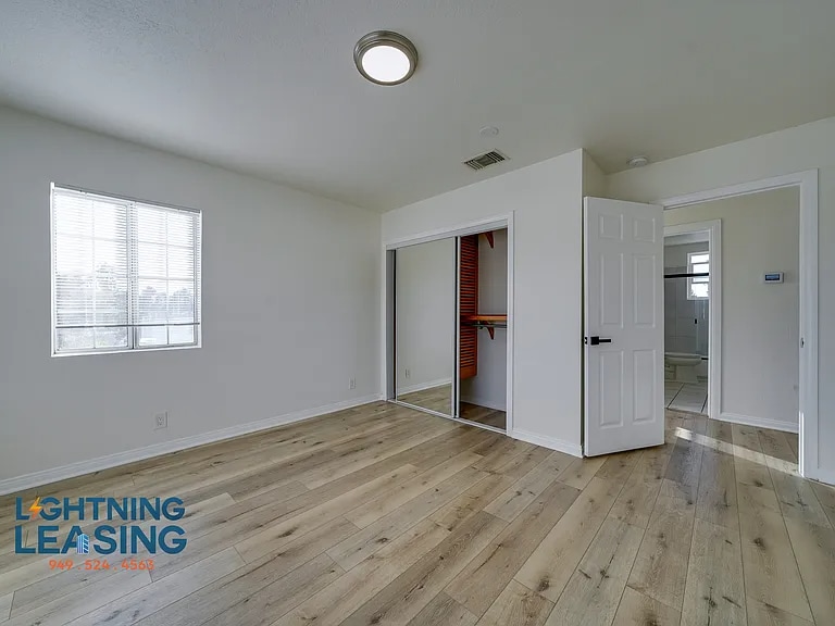 Building Photo - 2134 Cloverdale Ave