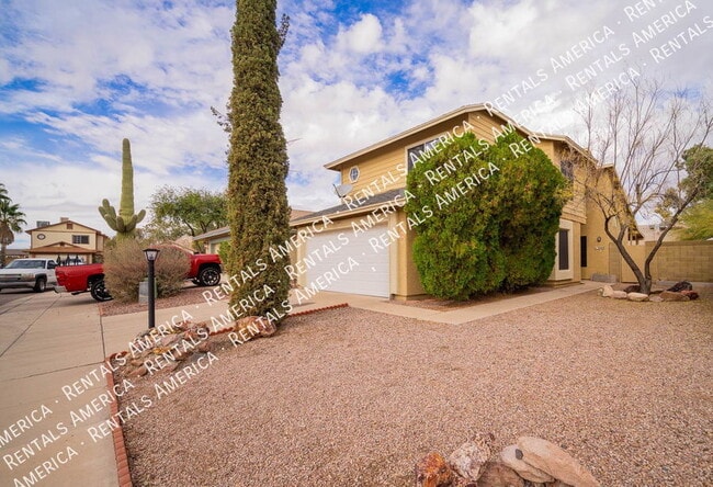 Building Photo - Comfy home in country setting