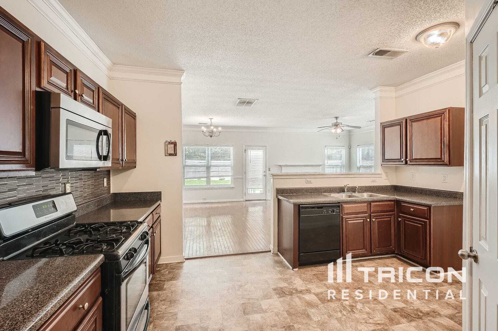 Building Photo - 6503 Grey Fox Way