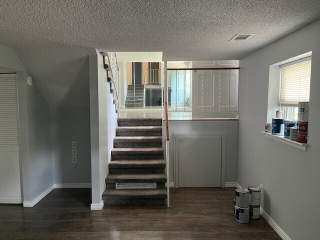 Building Photo - 16570 E Dickenson Pl