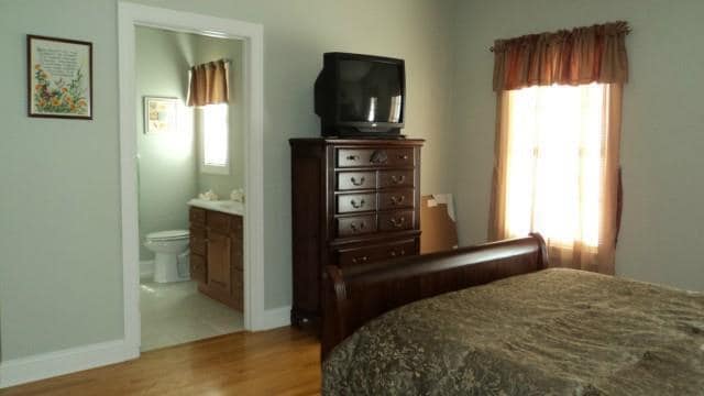 Building Photo - 5 Pondview Cir