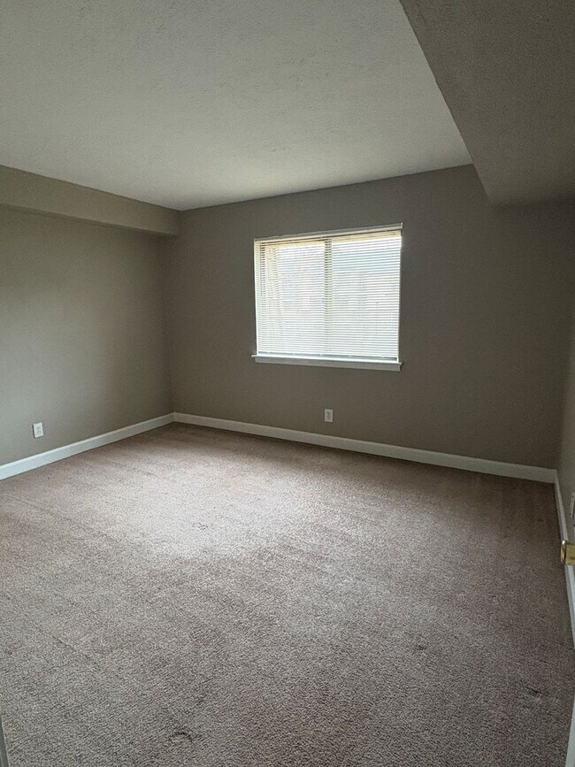 Building Photo - bg1219