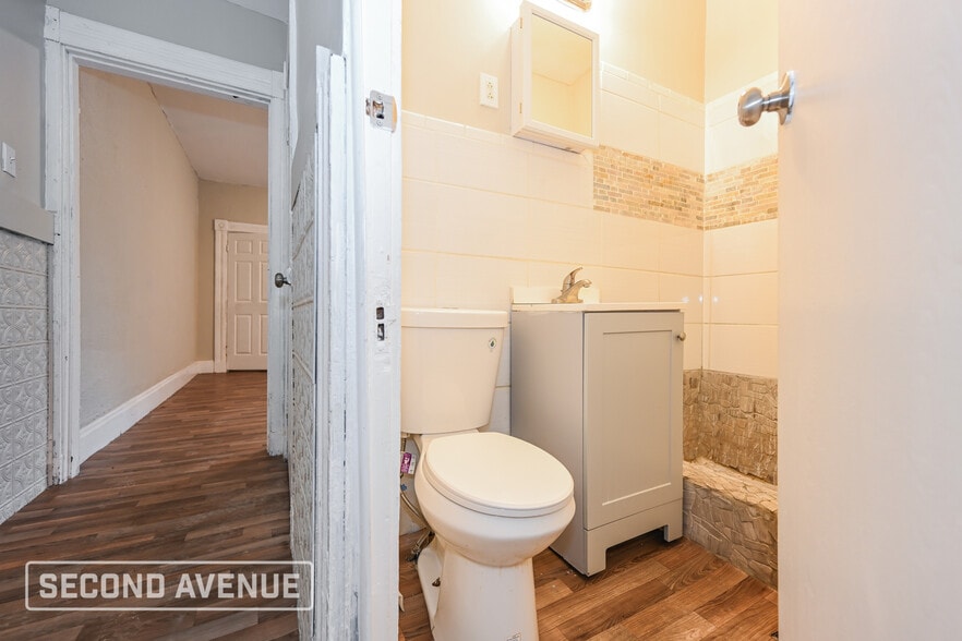 Building Photo - 3859 Vine St