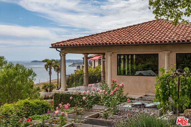 Building Photo - 3775 Puerco Canyon Rd
