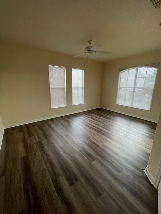 Building Photo - Gardens of Bridgehampton