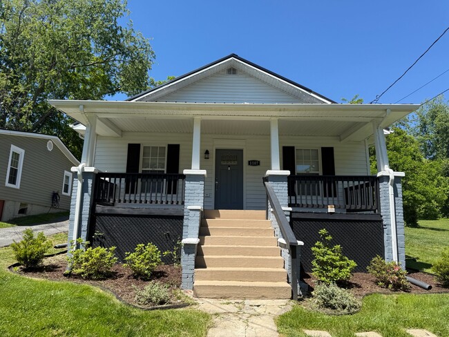 Building Photo - 1107 Miller St