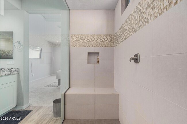 Building Photo - 5654 N 88th Ln