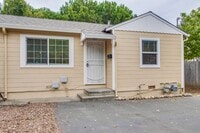 Building Photo - I Street