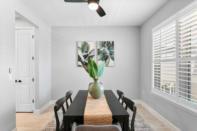 Building Photo - "Spacious 4-Bed, 4-Bath Retreat at 2612 Le...