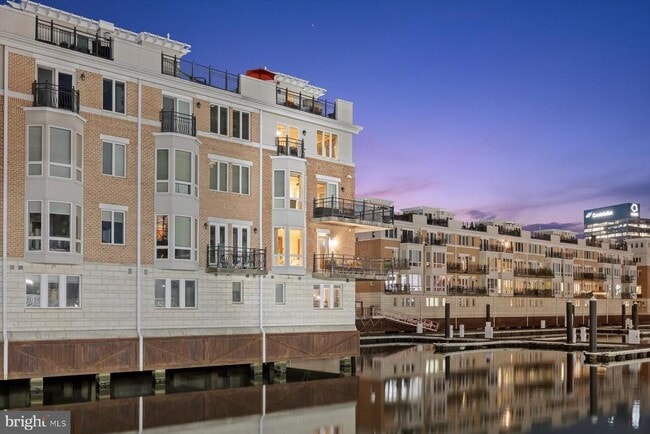 Building Photo - 921 Valencia Ct