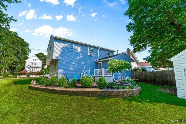 Building Photo - 114 Flohr Ave
