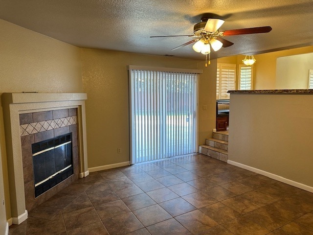 Building Photo - Modesto 5 Bedroom 3 Bathroom with a Pool