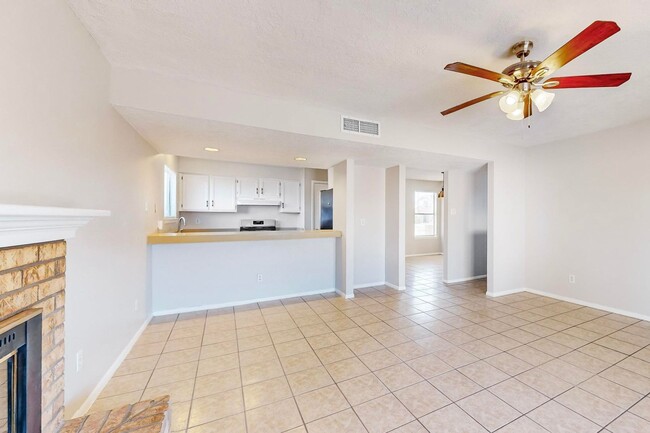 Building Photo - Taylor Ranch 4/BD 2/BA 2/CG