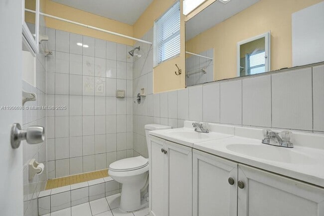 Building Photo - 2444 Raleigh St