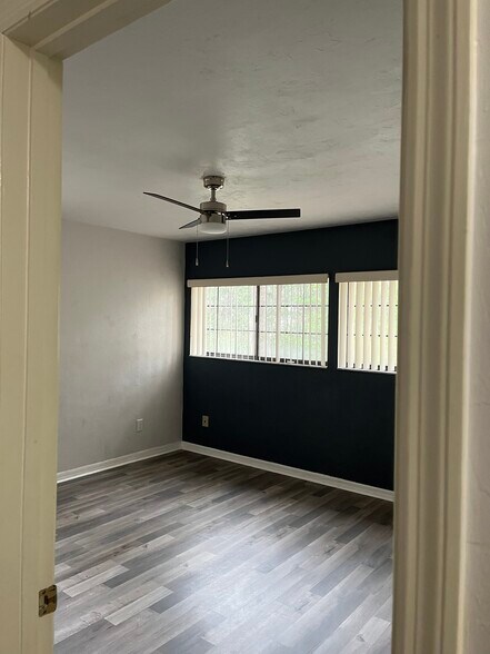 Building Photo - 5868 SW 8th Pl