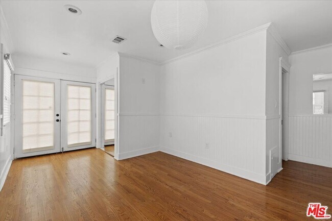 Building Photo - 1018 Havenhurst Dr