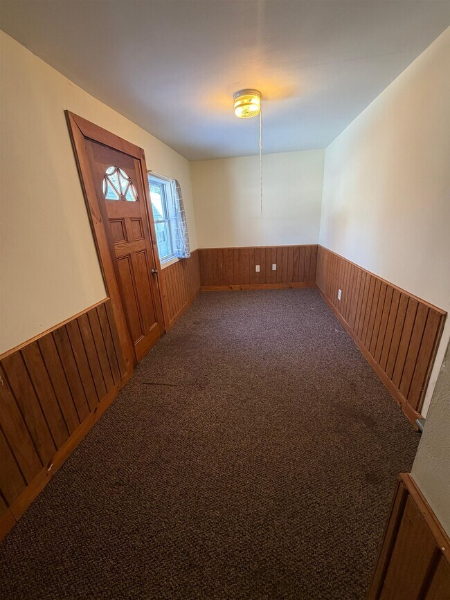 Building Photo - 84 Bowers St