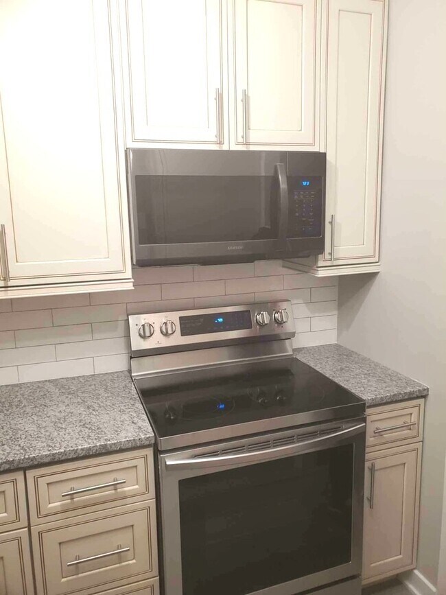 Building Photo - 3550 N Lake Shore Dr