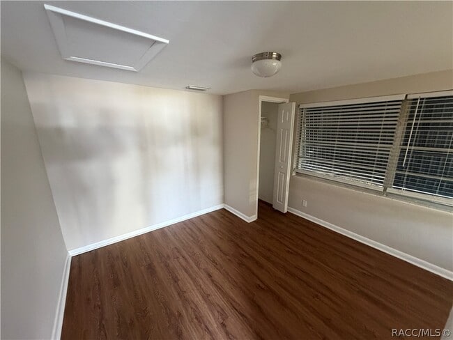 Building Photo - 7 N Jackson St