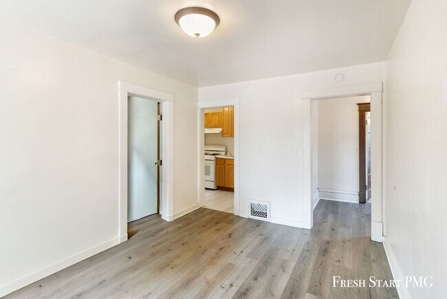 Building Photo - Light-Filled & Well-Connected Living – 1 B...