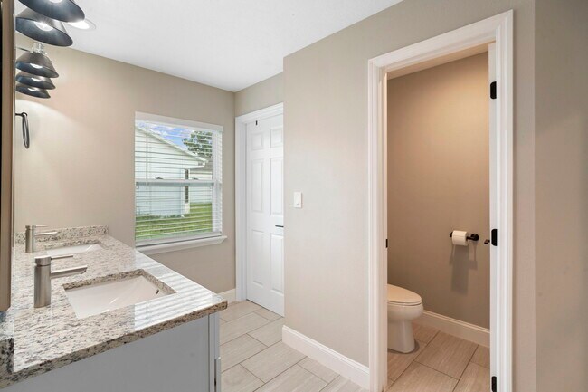 Building Photo - 2940 Beal St