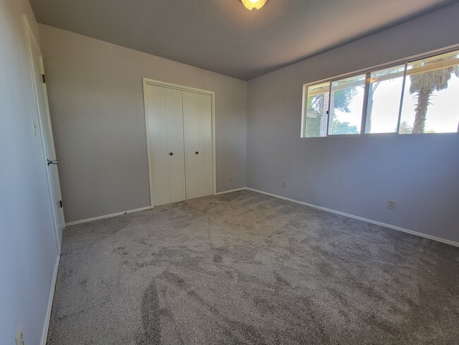 Building Photo - 330 Sky Vista Way