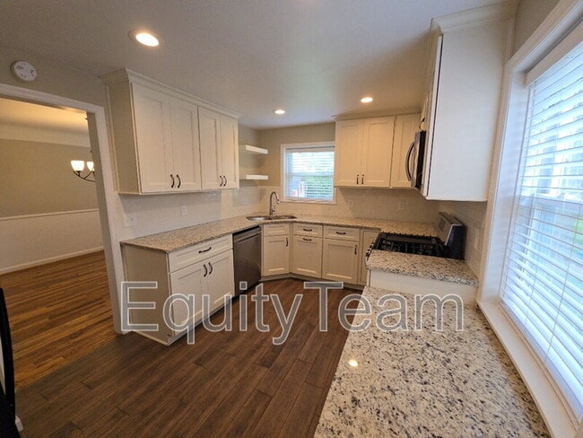 Building Photo - 4436 Redmont Ave