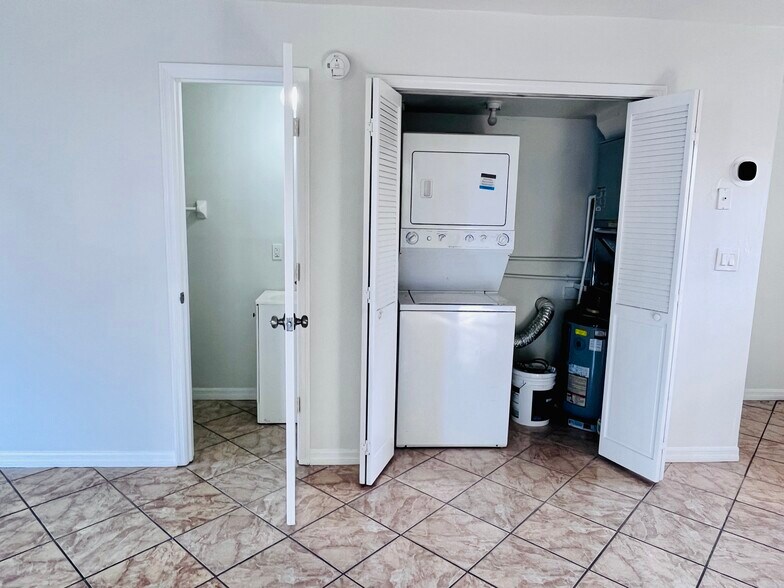 Building Photo - 506 Beechwood Ave