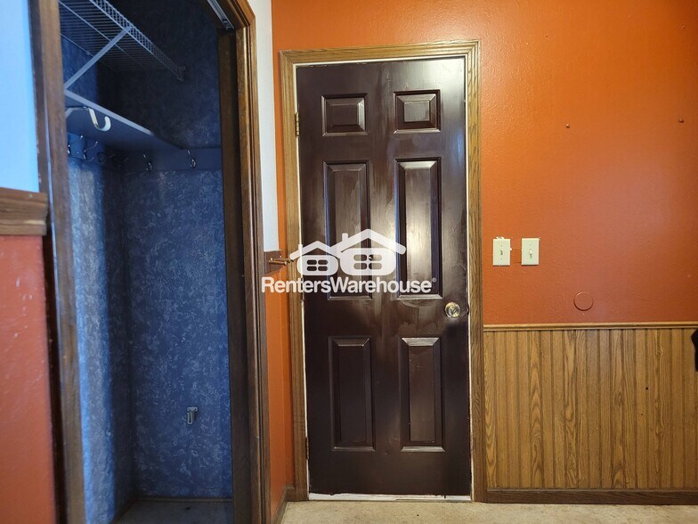 Building Photo - 1465 Cottonwood Rd